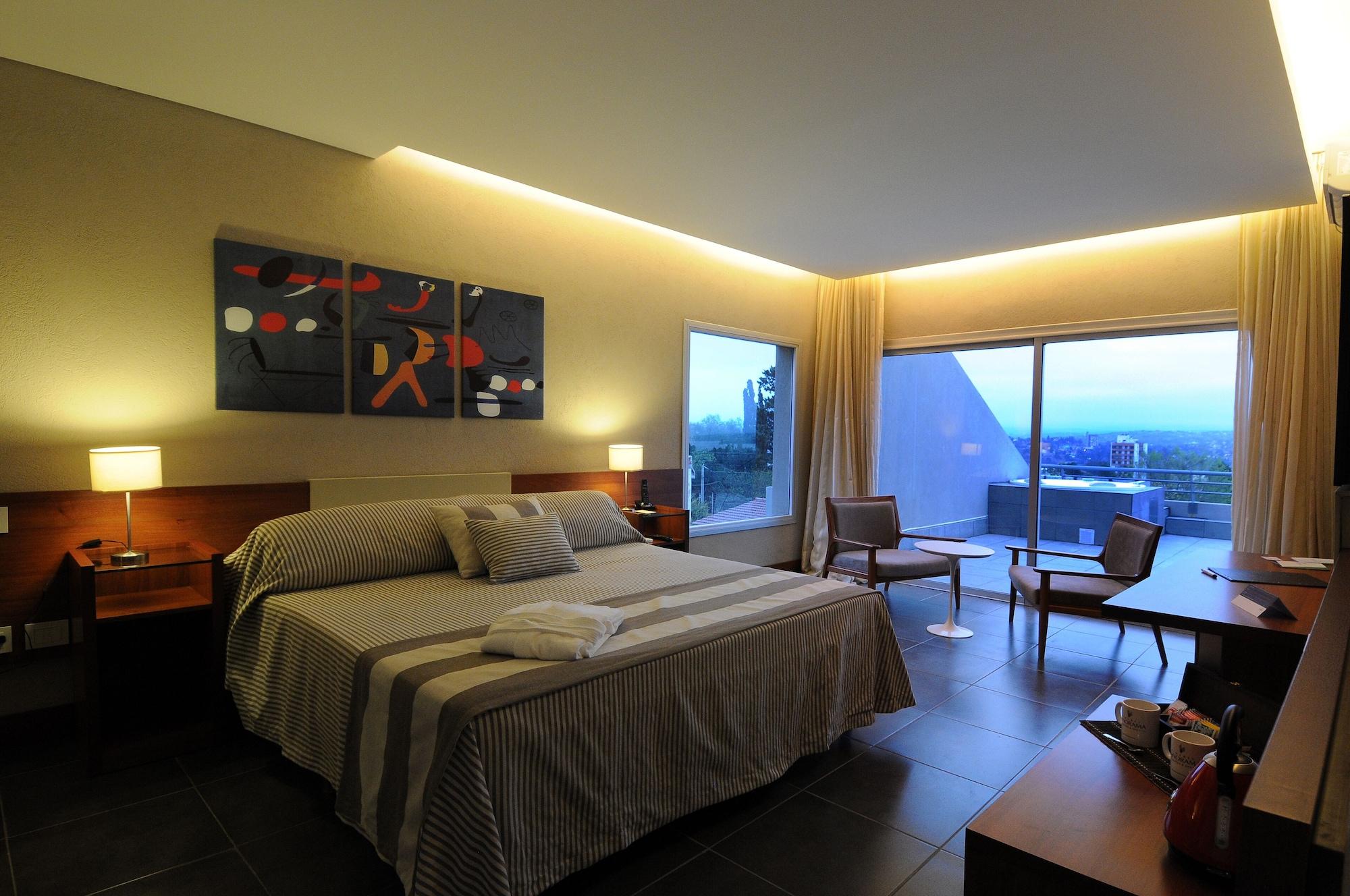 Pinares Panorama Suites, Spa & Convention Center Villa Carlos Paz Exterior photo